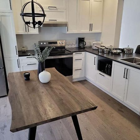 Free Parking, Beautiful 4 1/2- 2 Bedroom Apartment Montréal Kültér fotó