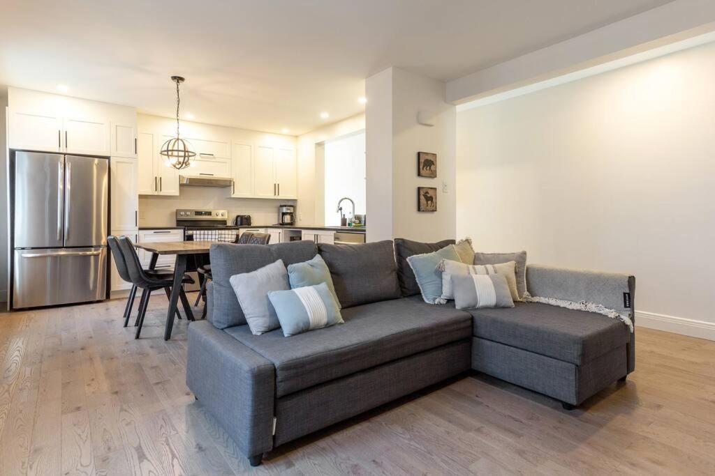 Free Parking, Beautiful 4 1/2- 2 Bedroom Apartment Montréal Kültér fotó