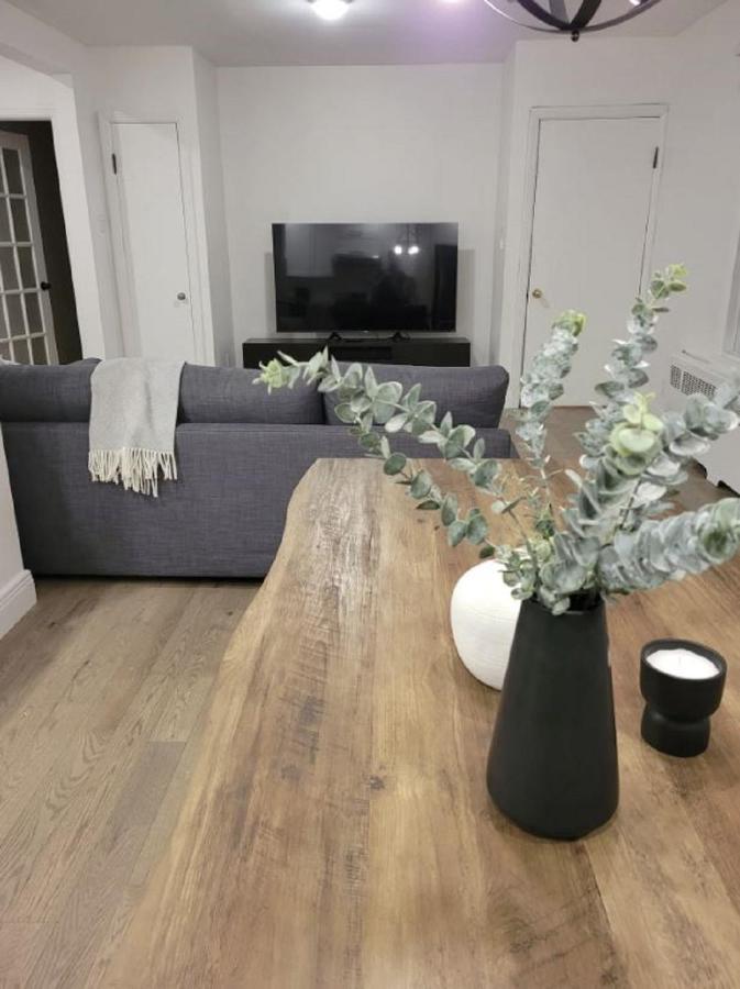 Free Parking, Beautiful 4 1/2- 2 Bedroom Apartment Montréal Kültér fotó