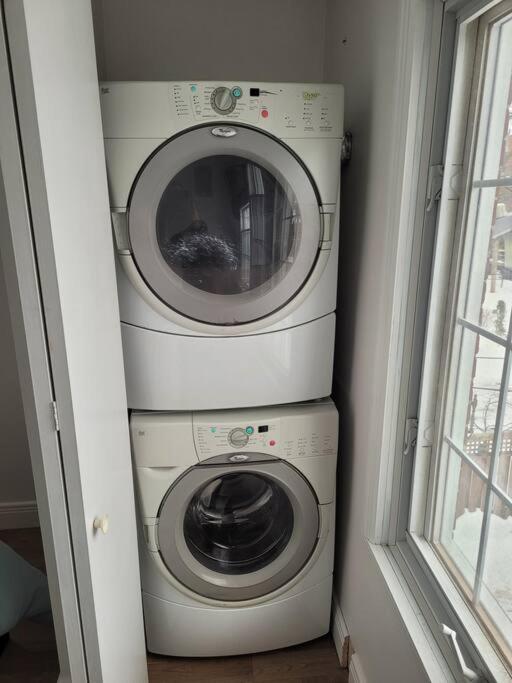 Free Parking, Beautiful 4 1/2- 2 Bedroom Apartment Montréal Kültér fotó