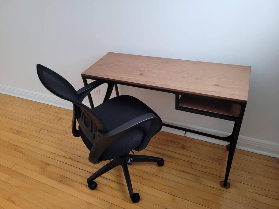 Free Parking, Beautiful 4 1/2- 2 Bedroom Apartment Montréal Kültér fotó